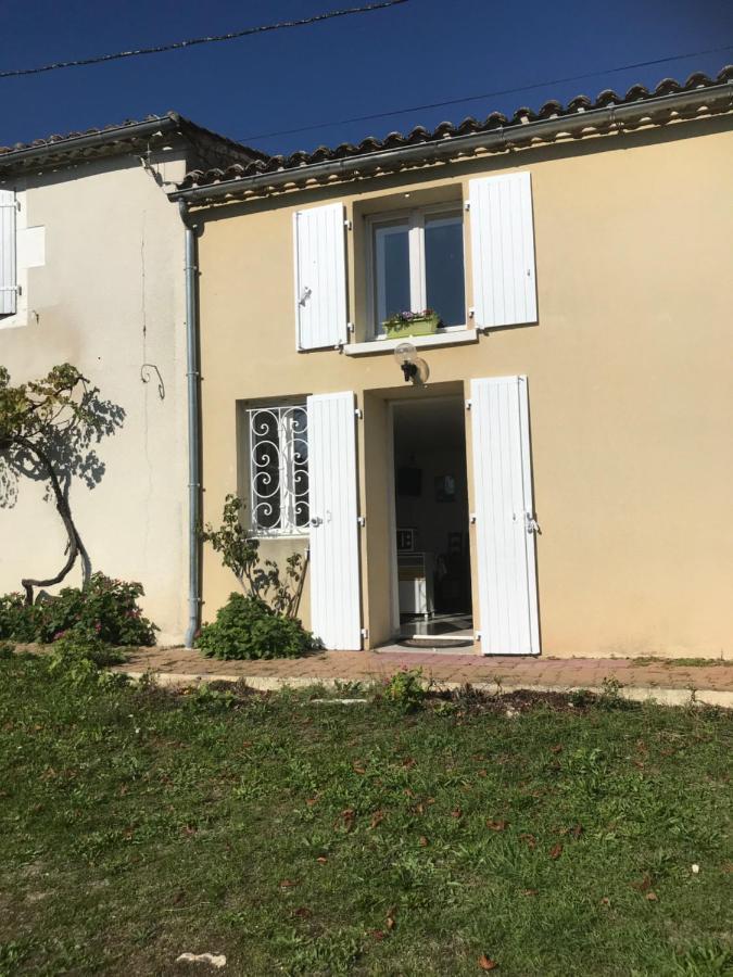 Charmant Studio Meuble Montignac-Charente Экстерьер фото