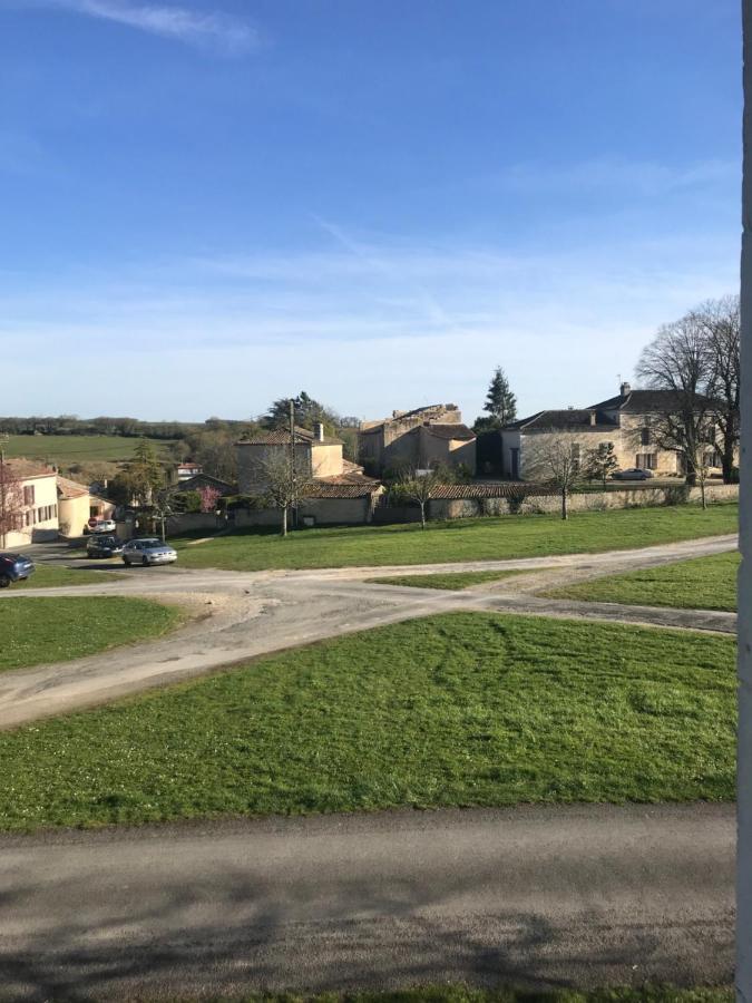 Charmant Studio Meuble Montignac-Charente Экстерьер фото