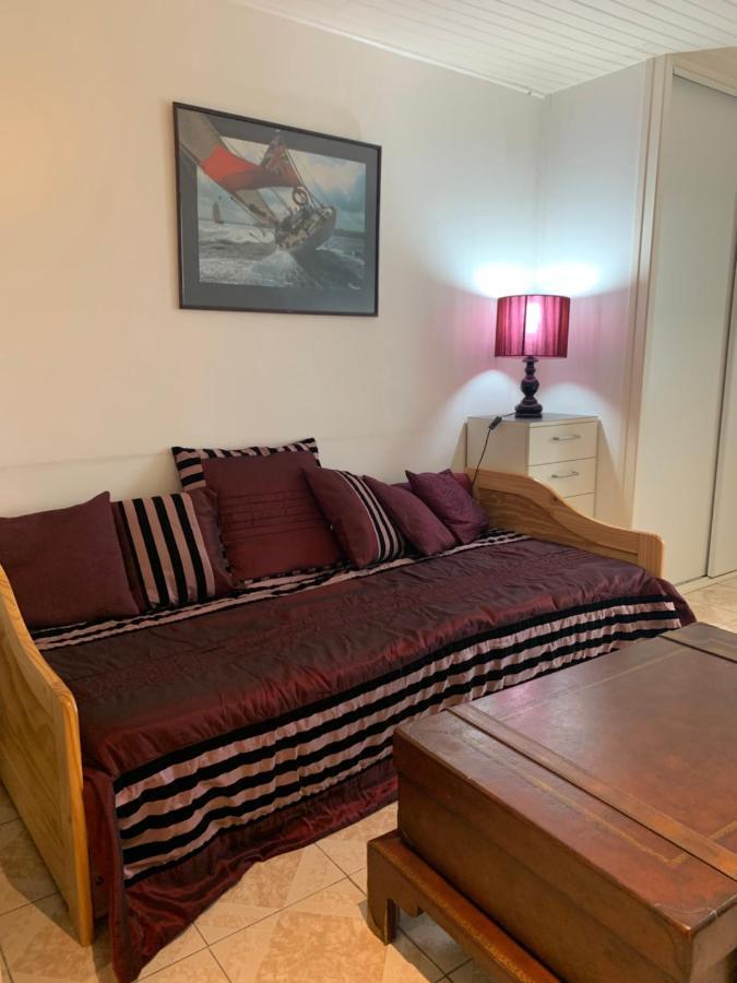 Charmant Studio Meuble Montignac-Charente Экстерьер фото
