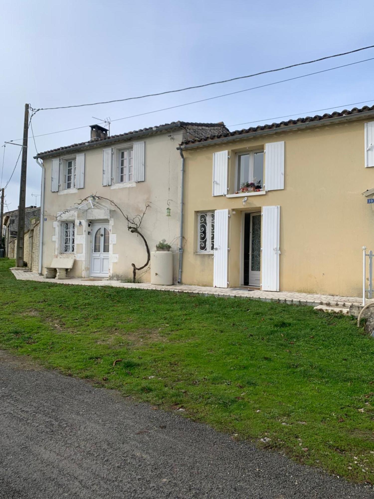 Charmant Studio Meuble Montignac-Charente Экстерьер фото